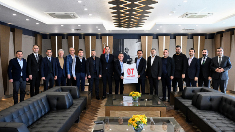 Başkan Böcek’e Antalyaspor’un yeni yönetiminden ziyaret 